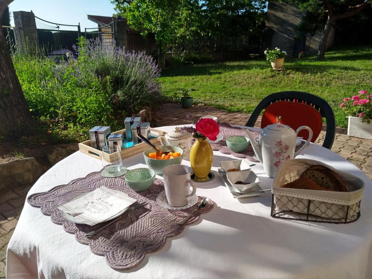 مبيت وإفطار Saint-Georges-Haute-Ville Les Bessonnes المظهر الخارجي الصورة